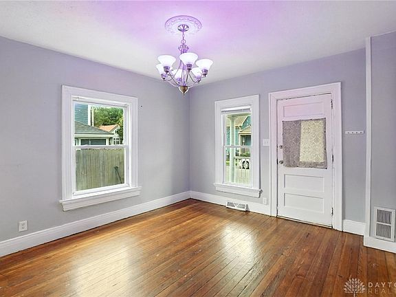 4th image of 110-112 Johnson St