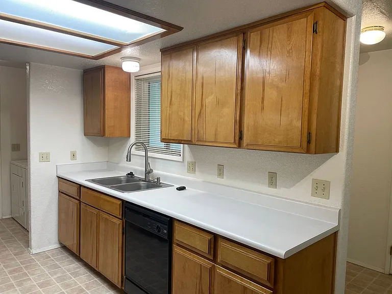 1407 & 1409 Kokanee Ln — Photo 6