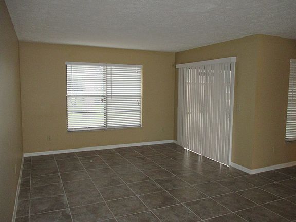 836414_living rm