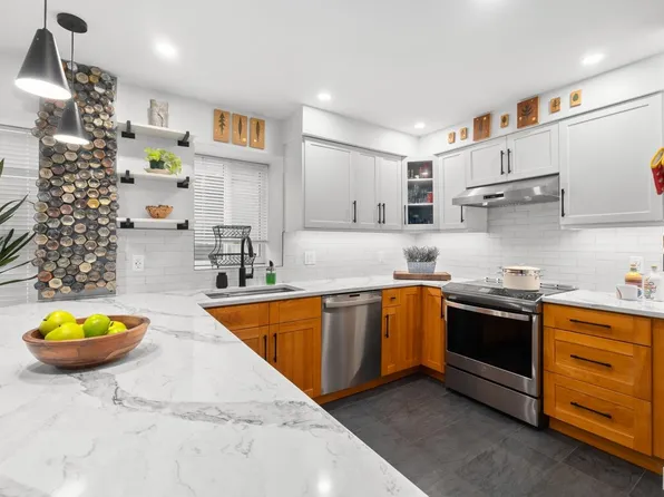 1943 E 1st Ave #203, Vancouver, BC V5N 1B3