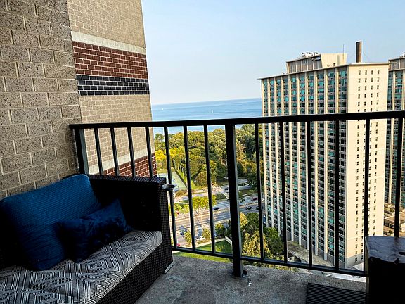 3rd image of 3660 N Lake Shore Dr APT 2607