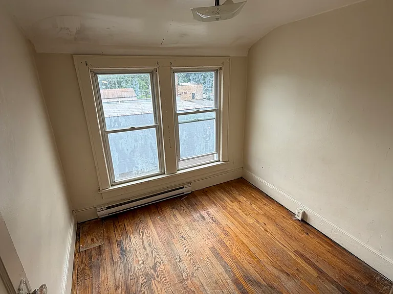 1408 E Main St #6 — Photo 1