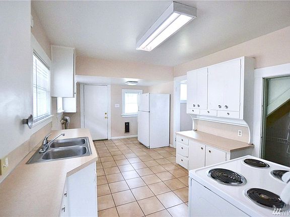 2nd image of 3843 S G St