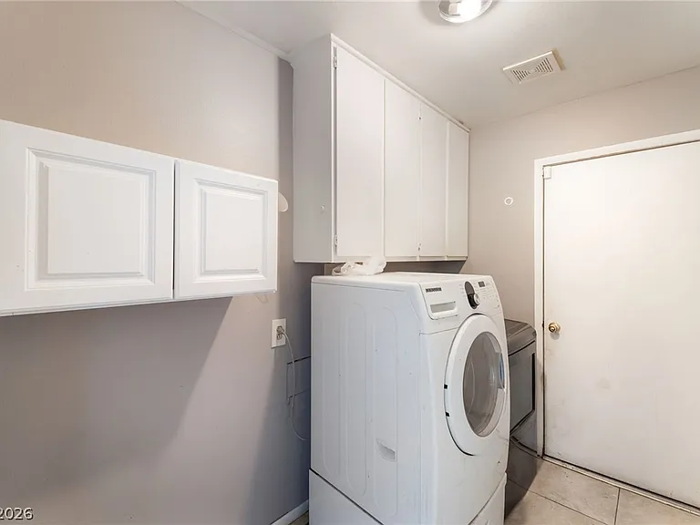 4268 Hampshire Cir — Photo 26