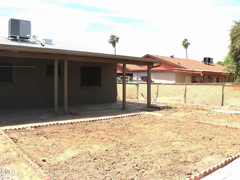 3544 W Charleston Ave — Photo 17