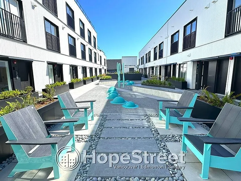 1120 Georgia St E — Photo 20