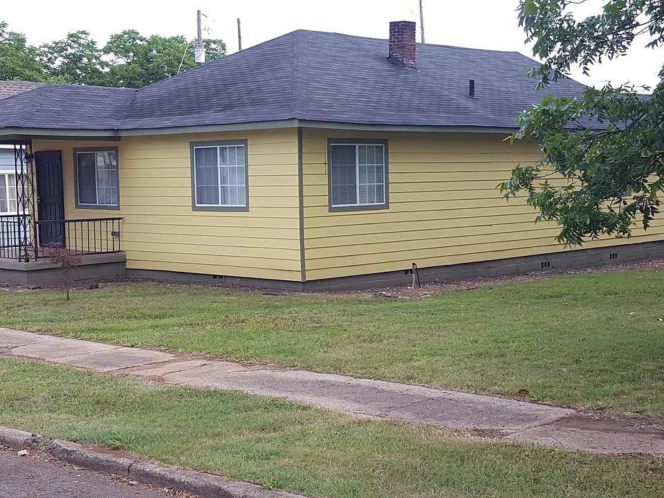 1405 4th Ave W