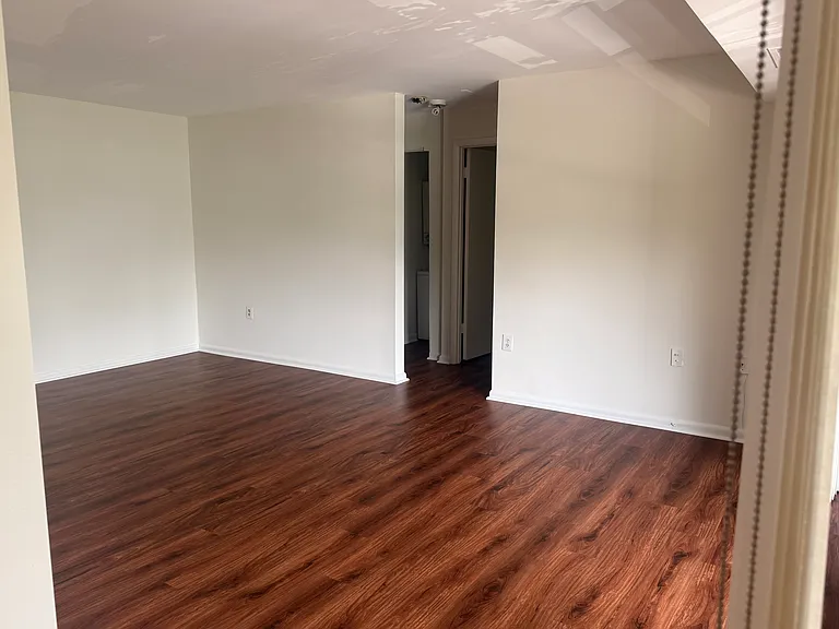 2842 Dover Ln #304 — Photo 9