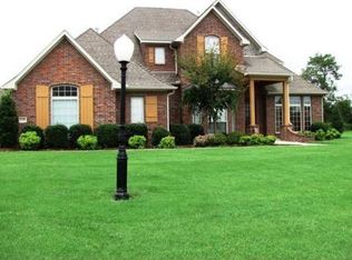 335 Scarlett Blvd, Springdale, AR 72762