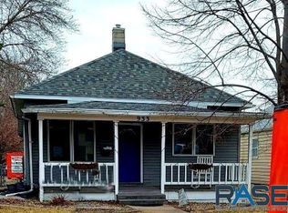 933 W 7th St, Sioux Falls, SD 57104