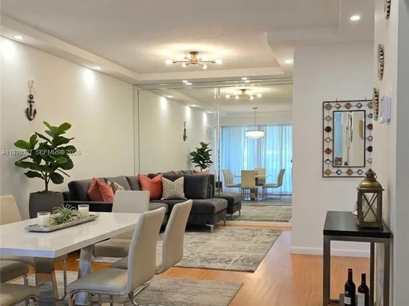 750 NE 199th St APT 101H, Miami, FL 33179
