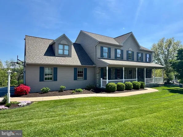 678 W Ridge Rd, Elizabethtown, PA 17022