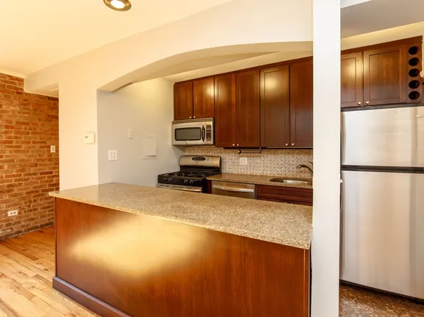 663 W Melrose Street, 663 W Melrose St #2F, Chicago, IL 60657