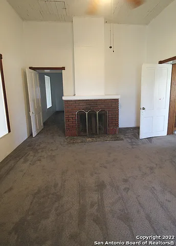 8811 FM 471 N — Photo 13