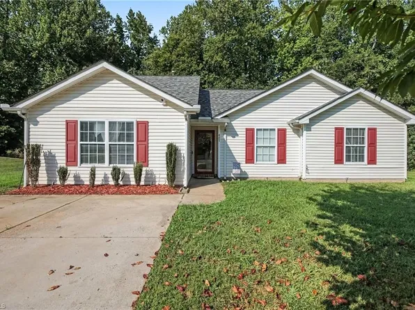 607 Whistling Swan Dr, Greensboro, NC 27455