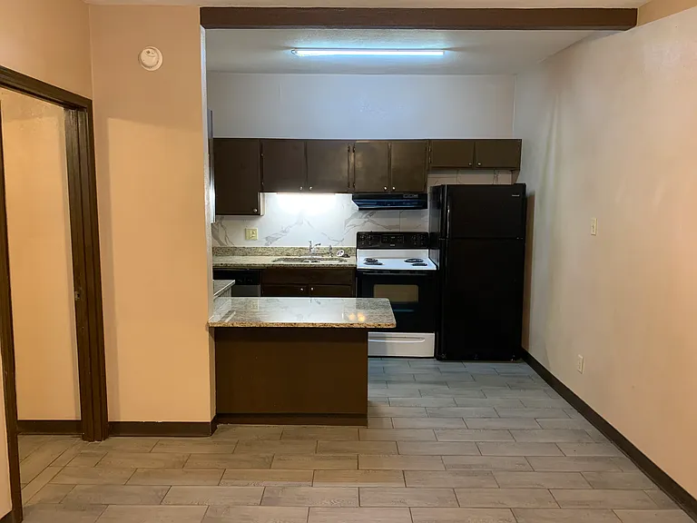 DS 226 Cherry Street - University Park Apartments — Photo 10