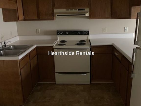 3rd image of 411-1 E 5th St
