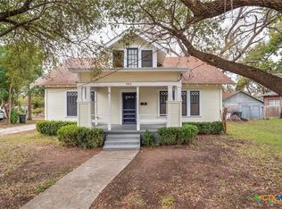 522 N Camp St, Seguin, TX 78155