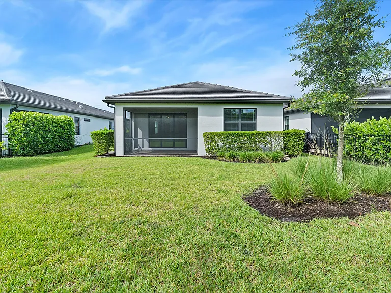 2244 Yellowfin Cir — Photo 33