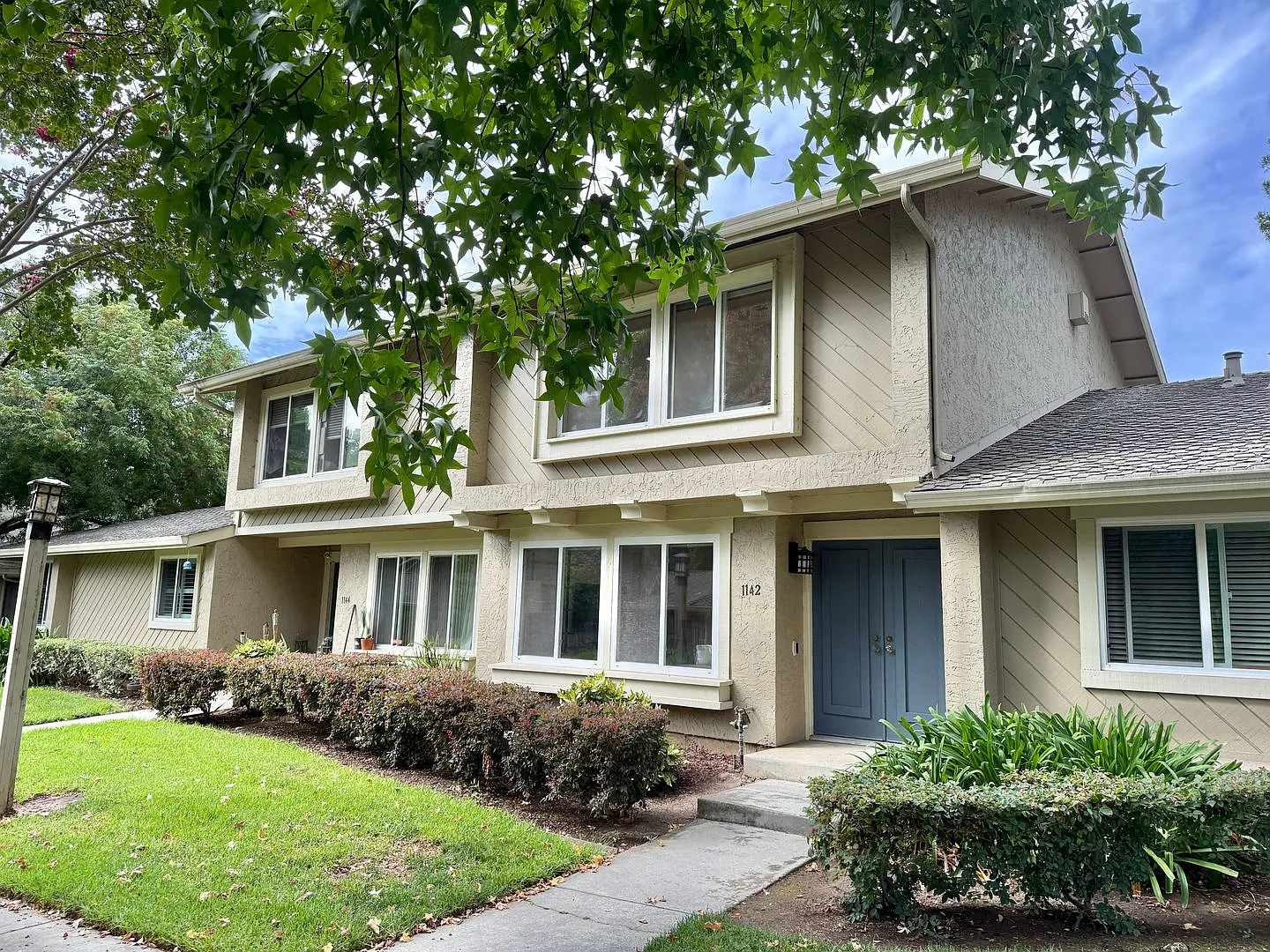 West San Jose - Furnished Option Available - Beautifully Remodeled With Hardwood Floors, A/C, 2-C... — Photo 2