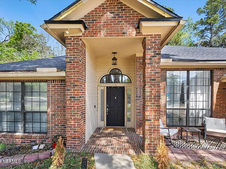 5281 Oxford Crest Dr — Photo 2