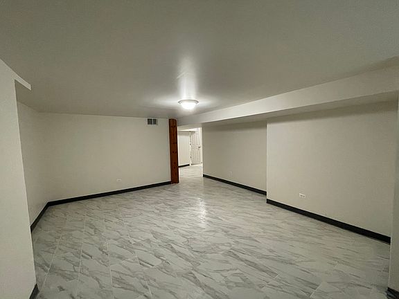 4th image of 3110 W Eastwood Ave #B