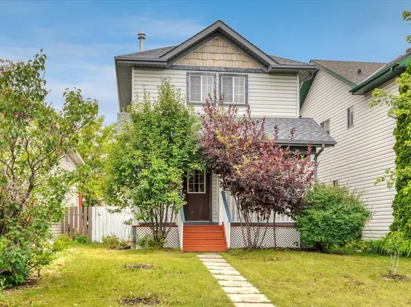 131 E Hidden Way NW, Calgary, AB T3A 5S7