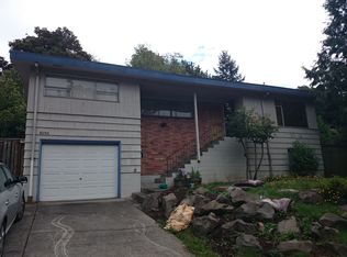 8050 46th Ave SW, Seattle, WA 98136