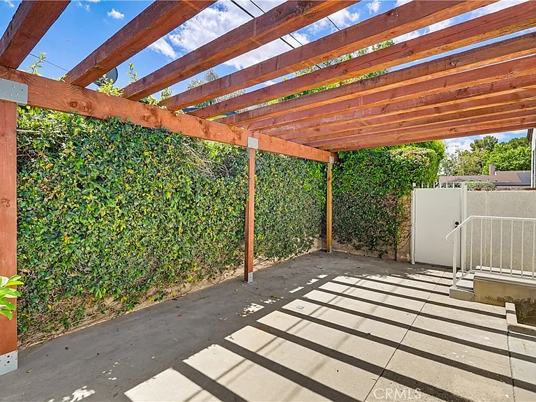 5440 Alcove Ave — Photo 35