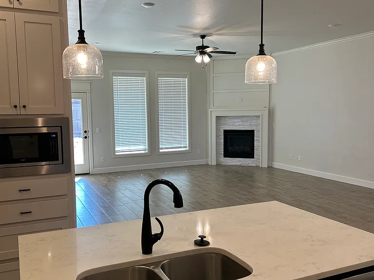 4312 NW 155th Pl — Photo 3