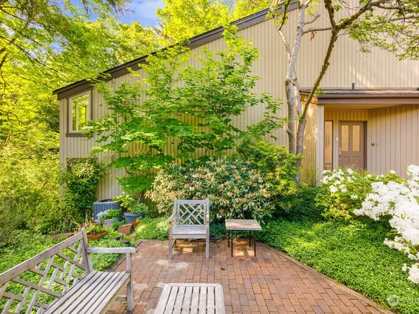 403 98th Avenue NE, Bellevue, WA 98004