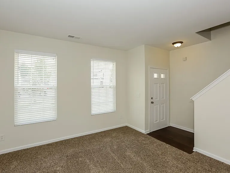 6731 Sequoia Hills Dr — Photo 2
