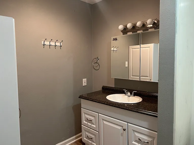 2500 Manson Ave #418 — Photo 5