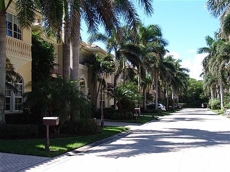 4th image of 3650 S Ocean Blvd #5