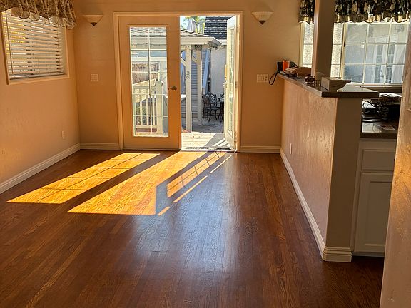 4th image of 1051 Oliver Ave