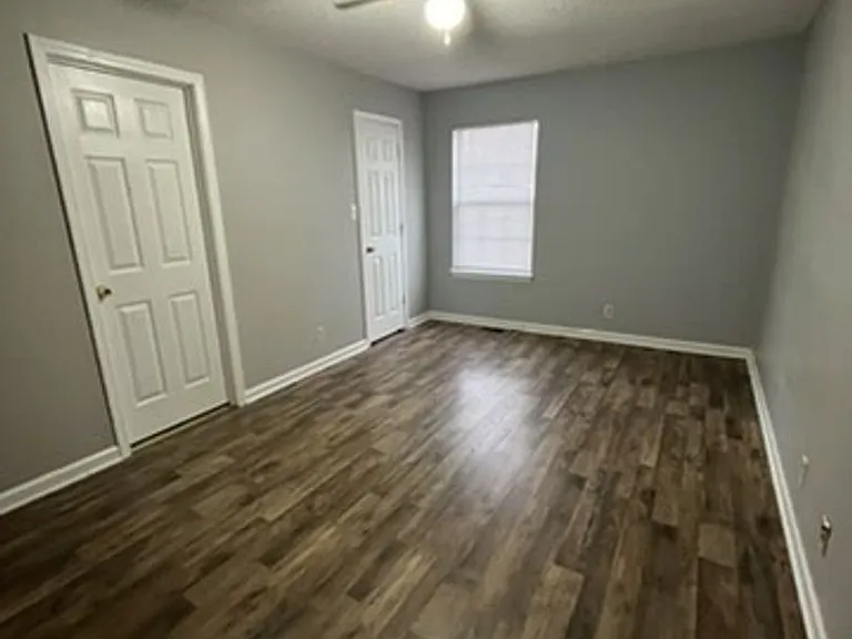 717 Polk Ave — Photo 9