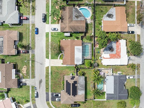 3rd image of 1557 NW 65th Avenue