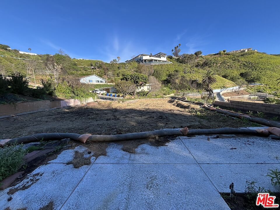 1st image of 16624 Pequeno Pl