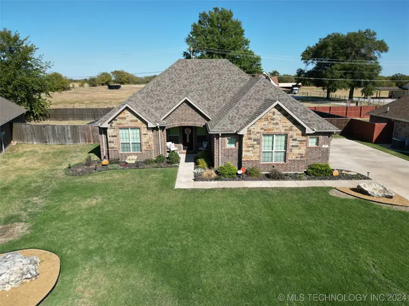 303 Wandering Way, Ardmore, OK 73401