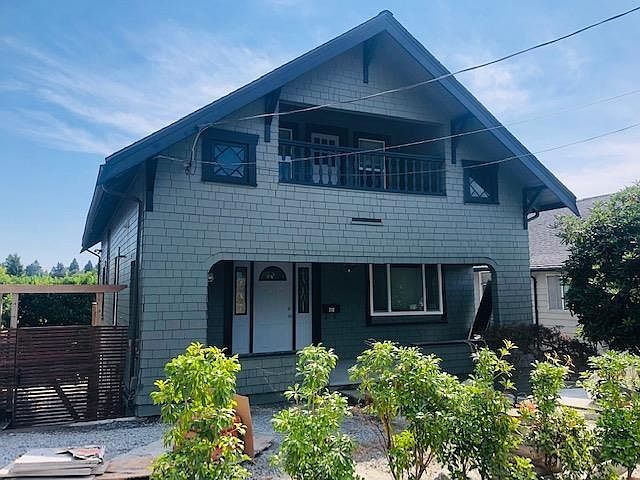 1st image of 218 10th Ave #1