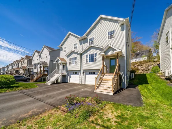 21 Riverwood Dr, Halifax, NS B3T 0B1