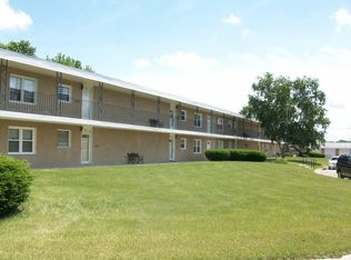 30 Tilton Mnr APT 204, Rochelle, IL 61068