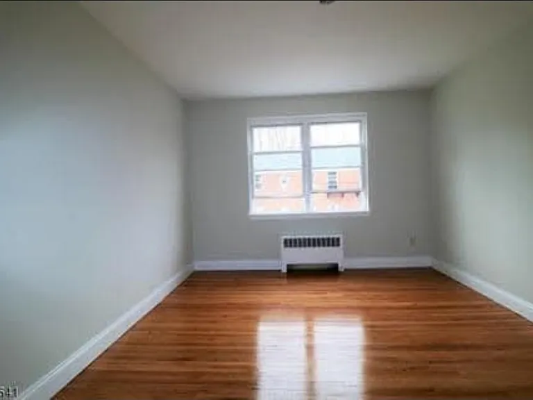 935 Broad St #1 — Photo 7