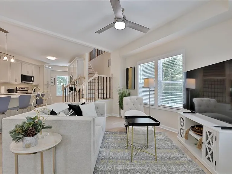 2125 Clay Rd — Photo 10