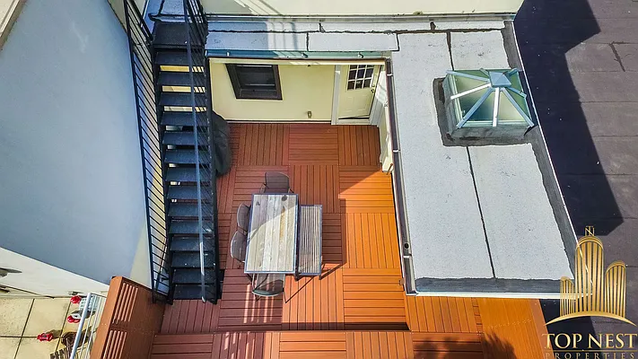 Sold by Top Nest Inc. | media 33