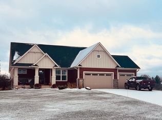 714 Crest Curv, Hudson, WI 54016