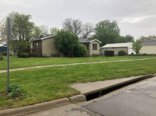 212 S 4th St, Mapleton, IA 51034