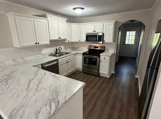 218 Purple Star Ln, Cleveland, GA 30528