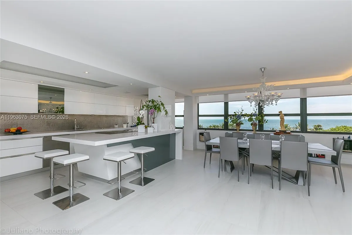 Building Photo - 3 Grove Isle Dr #C502