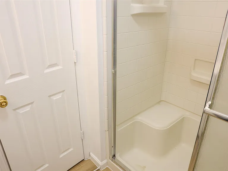 10 Jenkins St — Photo 3